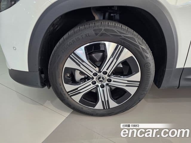 Mercedes-Benz EQB 2025 — ფოტო 3/20