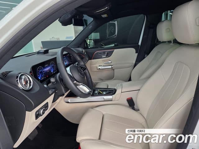 Mercedes-Benz EQB 2025 — ფოტო 12/20