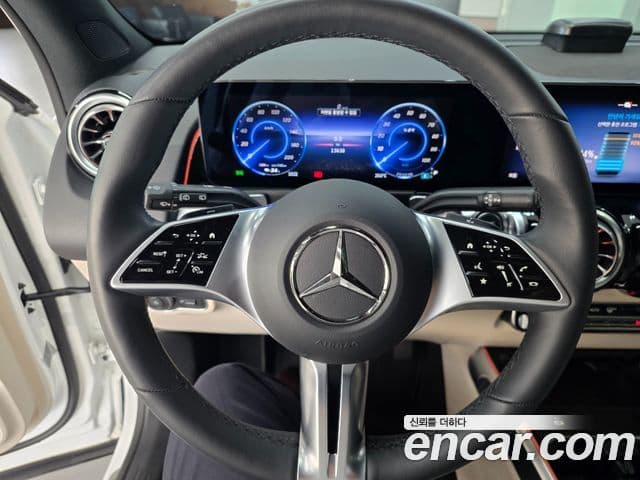 Mercedes-Benz EQB 2025 — ფოტო 5/20