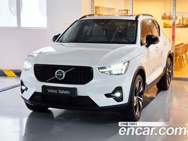Volvo XC40 2026 — Photo 2/20