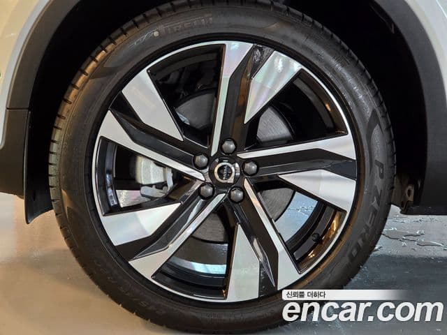 Volvo XC40 2026 — Photo 10/20