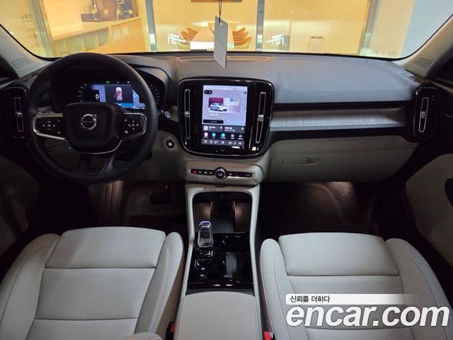 Volvo XC40 2026 — Photo 13/20