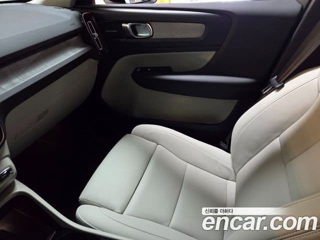 Volvo XC40 2026 — Photo 17/20