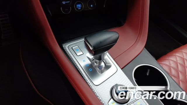 Genesis G70 2021 — ფოტო 15/20