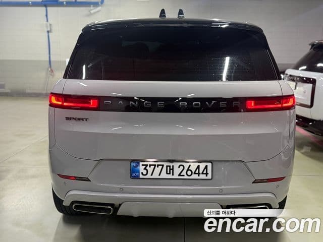 Land Rover Range Rover Sport 2026 — Фото 2/19