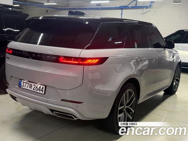 Land Rover Range Rover Sport 2026 — Фото 4/19