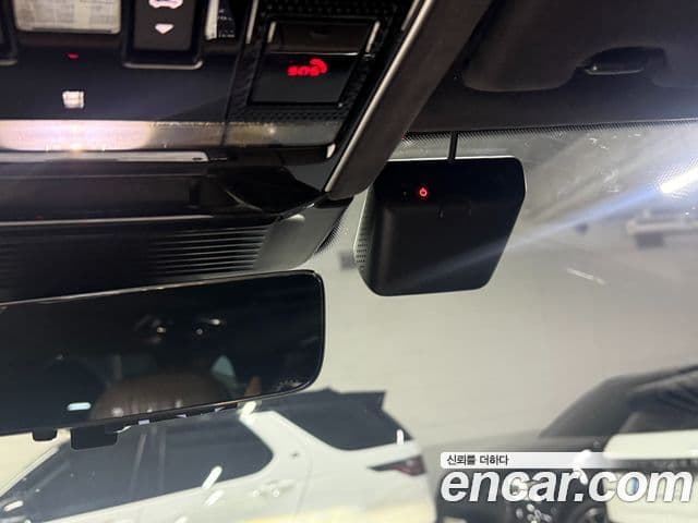 Land Rover Range Rover Sport 2026 — Фото 17/19