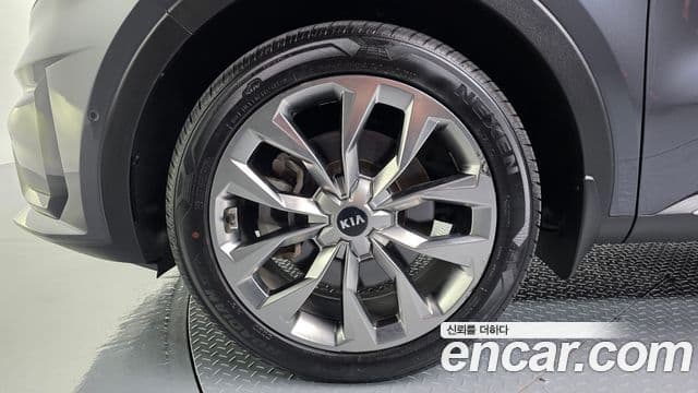 Kia Sorento 2021 — Фото 5/20