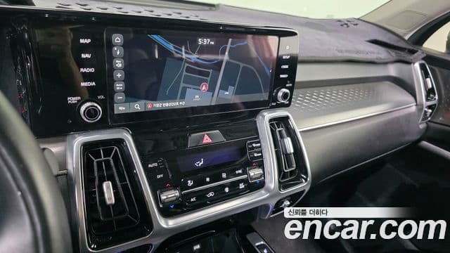 Kia Sorento 2021 — Фото 14/20