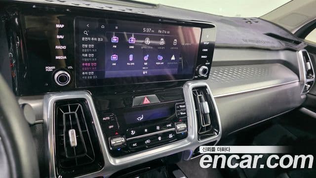 Kia Sorento 2021 — Фото 15/20