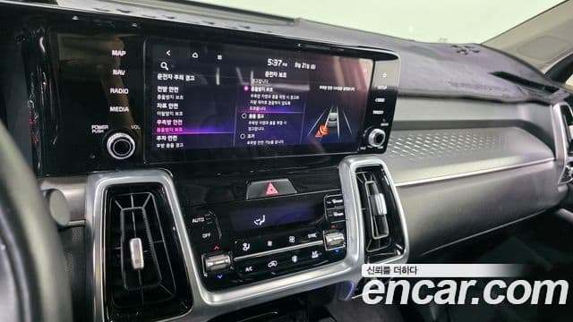 Kia Sorento 2021 — Фото 16/20