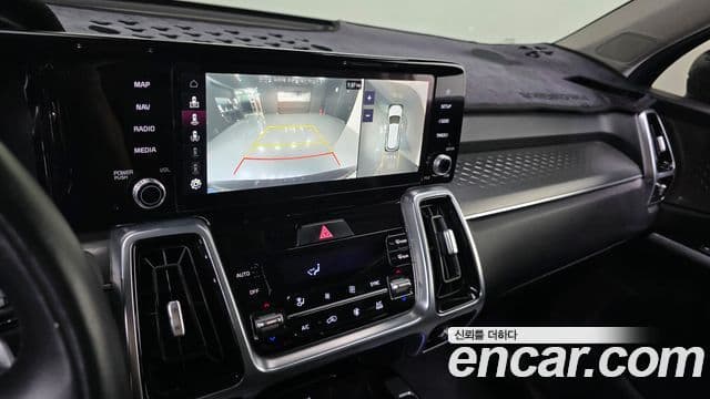 Kia Sorento 2021 — Фото 17/20
