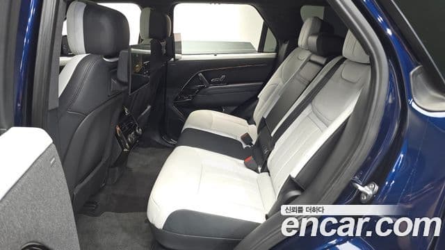 Land Rover Range Rover Sport 2023 — Фото 11/20
