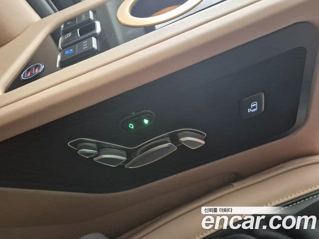 Kia Carnival 2021 — Фото 12/20
