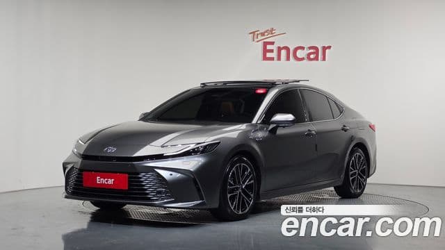 Toyota Camry 2025 — ფოტო 9/37