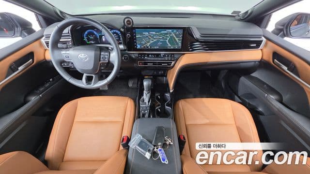 Toyota Camry 2025 — ფოტო 10/37