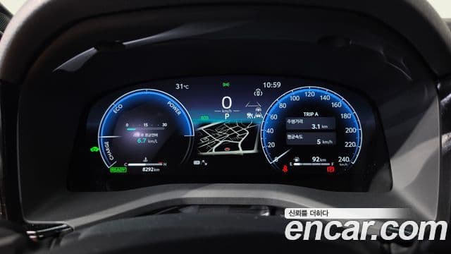 Toyota Camry 2025 — ფოტო 32/37
