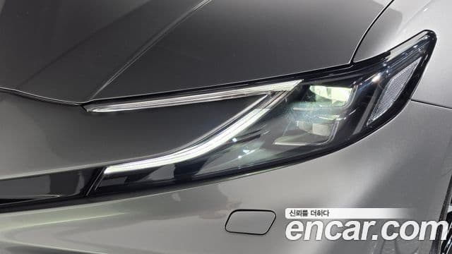 Toyota Camry 2025 — ფოტო 20/37