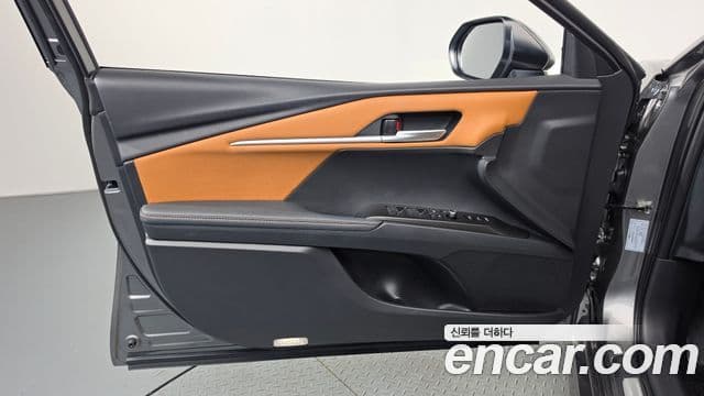 Toyota Camry 2025 — ფოტო 25/37