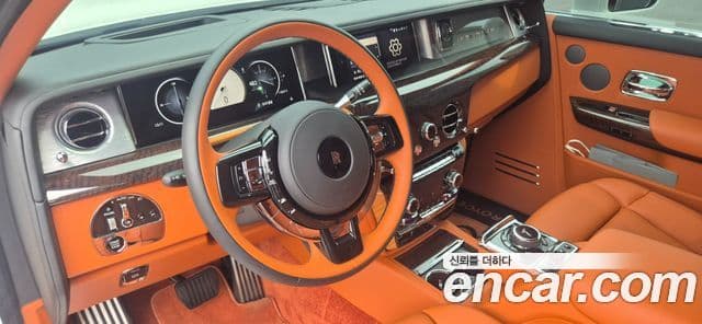 Rolls-Royce Phantom 2025 — Фото 10/20