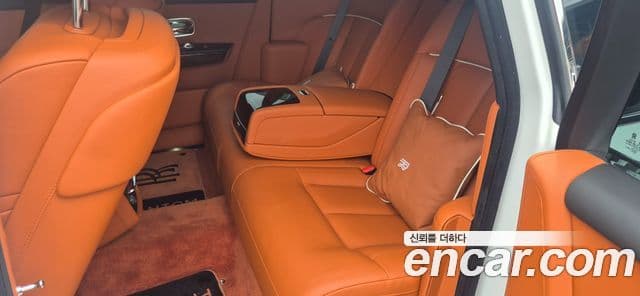 Rolls-Royce Phantom 2025 — Фото 11/20