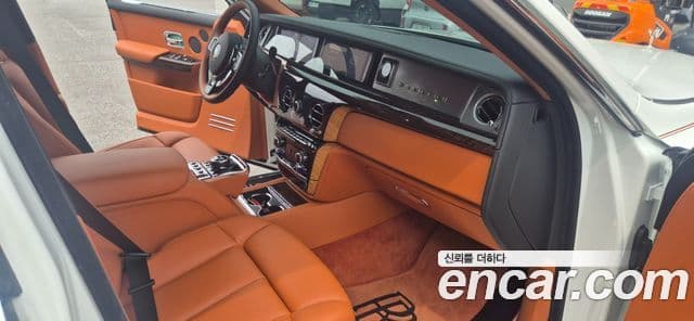 Rolls-Royce Phantom 2025 — Фото 12/20