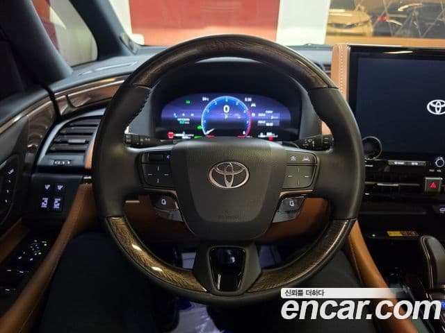Toyota Alphard 2025 — Фото 16/20