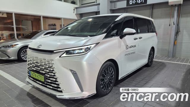 Lexus LM 2025 — Photo 3/20