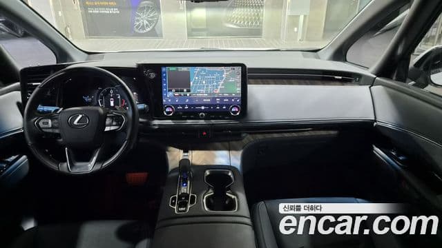 Lexus LM 2025 — Photo 6/20