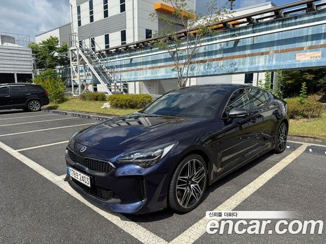Kia Stinger 2020 — Фото 1/12