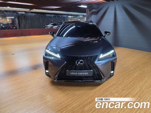 Lexus UX300h 2026 — Фото 2/18