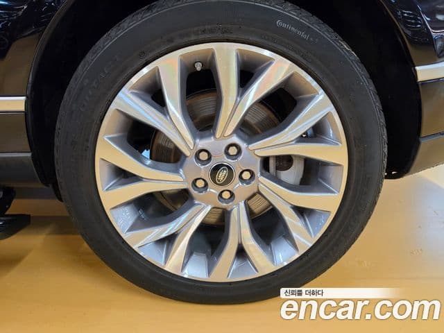 Land Rover Range Rover 2019 — ფოტო 15/20