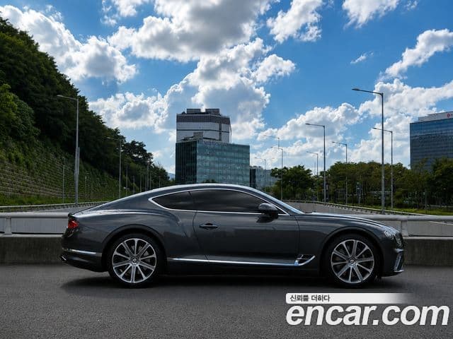 Bentley Continental GT 2019 — Фото 1/20