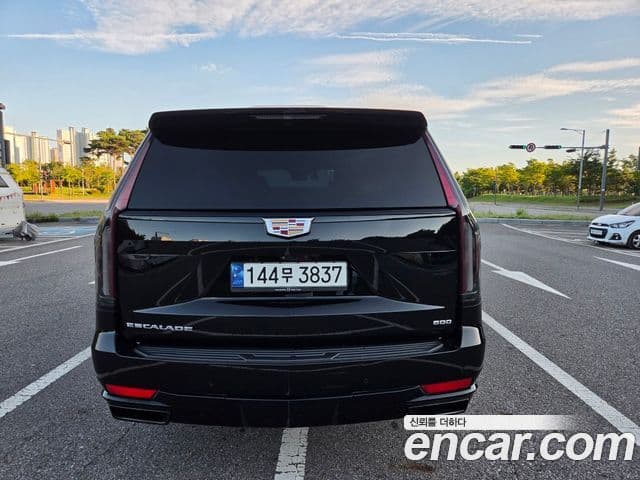 Cadillac Escalade 2021 — ფოტო 20/20