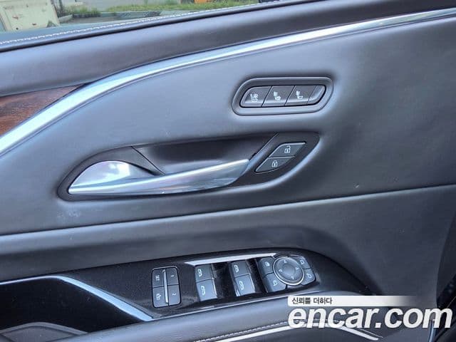 Cadillac Escalade 2021 — ფოტო 6/20