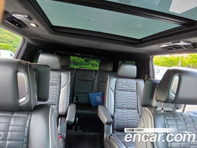 Cadillac Escalade 2021 — ფოტო 16/20