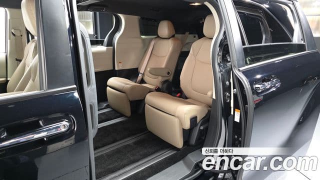 Toyota Sienna 2021 — Photo 21/31
