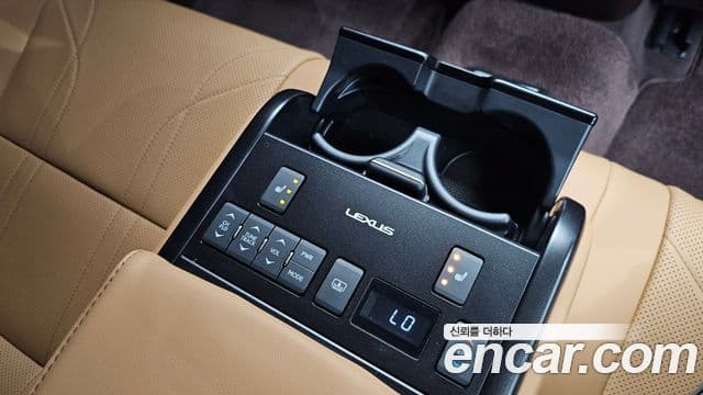 Lexus ES300h 2021 — Фото 17/20