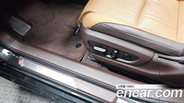 Lexus ES300h 2021 — Şəkil 31/34