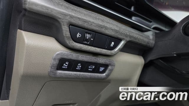 Kia Carnival 2025 — Фото 17/20