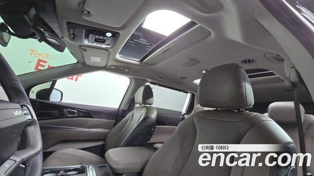 Kia Carnival 2025 — Фото 19/20