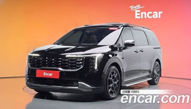 Kia Carnival 2025 — Фото 1/20