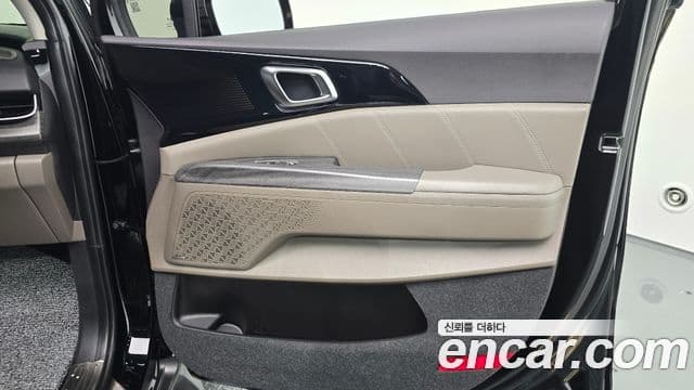 Kia Carnival 2025 — Şəkil 16/32