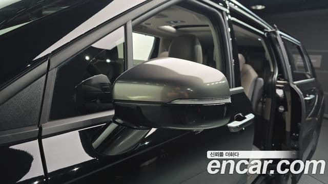 Kia Carnival 2025 — Şəkil 18/32