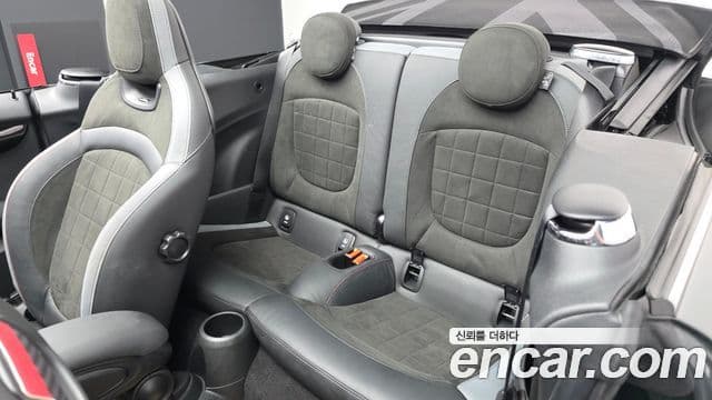 Mini Cooper S Convertible 2024 — Photo 2/30