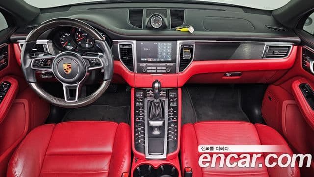 Porsche Macan 2018 — Фото 7/20
