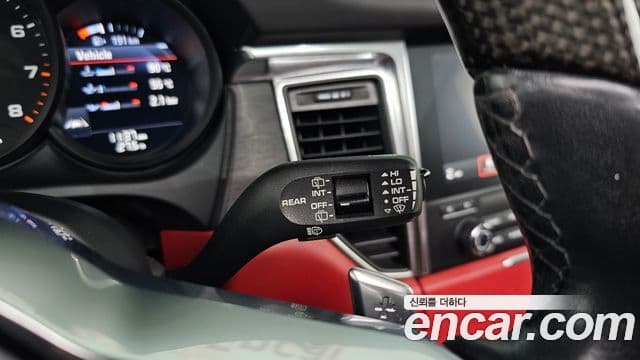 Porsche Macan 2018 — Фото 16/20