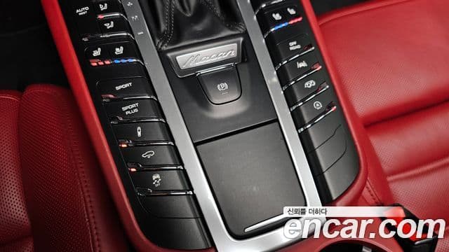 Porsche Macan 2018 — Фото 20/20