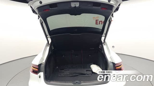 Porsche Macan 2018 — Photo 11/33