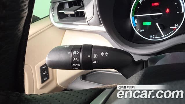 Toyota Sienna 2021 — ფოტო 11/38